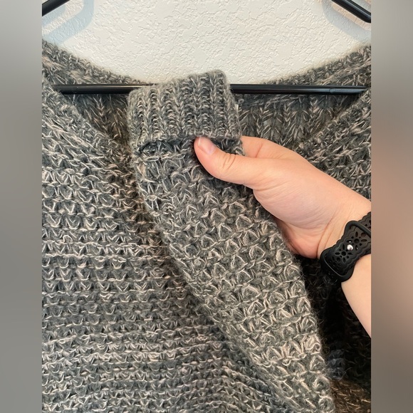 Sun & Shadow Green Mixed Stitch Women’s Small Green Crew Neck Pull Over Sweater - Picture 8 of 10